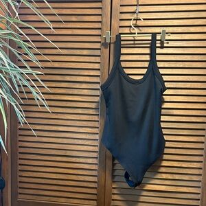 Black Scoop Neck bodysuit xxl